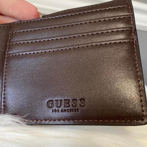 New Guess Men’s Wallet - Picture 2 of 3